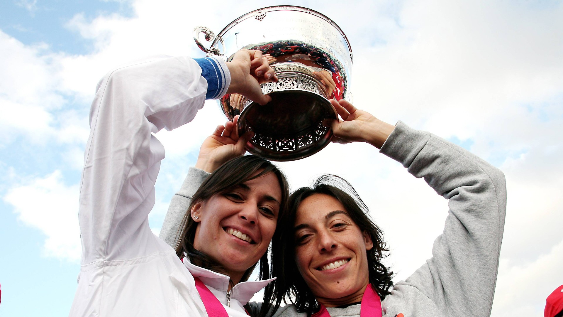 Flavia Pennetta e Francesca Schiavone vincitrici, con Sara Errani e Roberta Vinci, della Fed Cup 2009