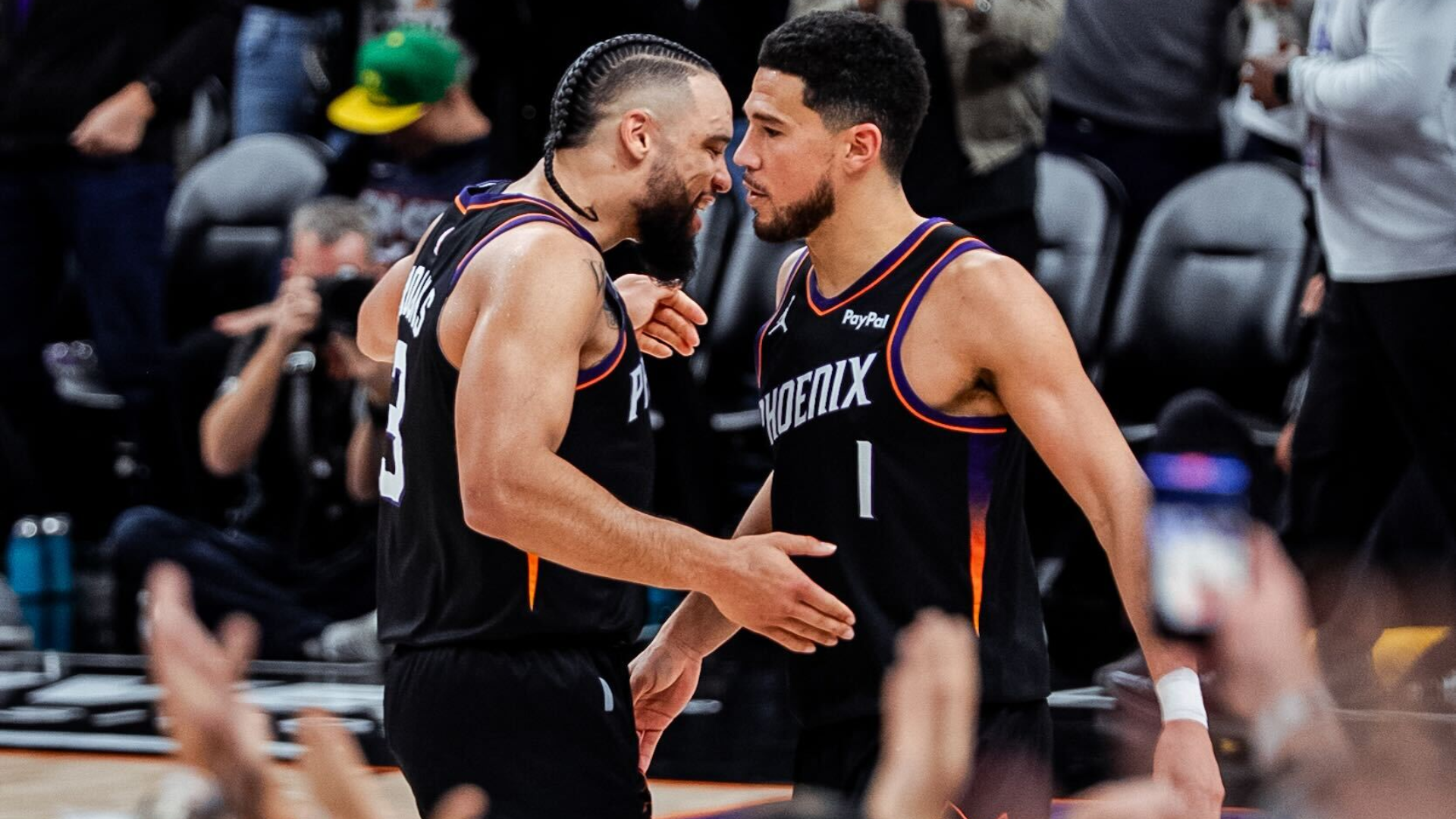 Devin Booker y Dillon Brooks