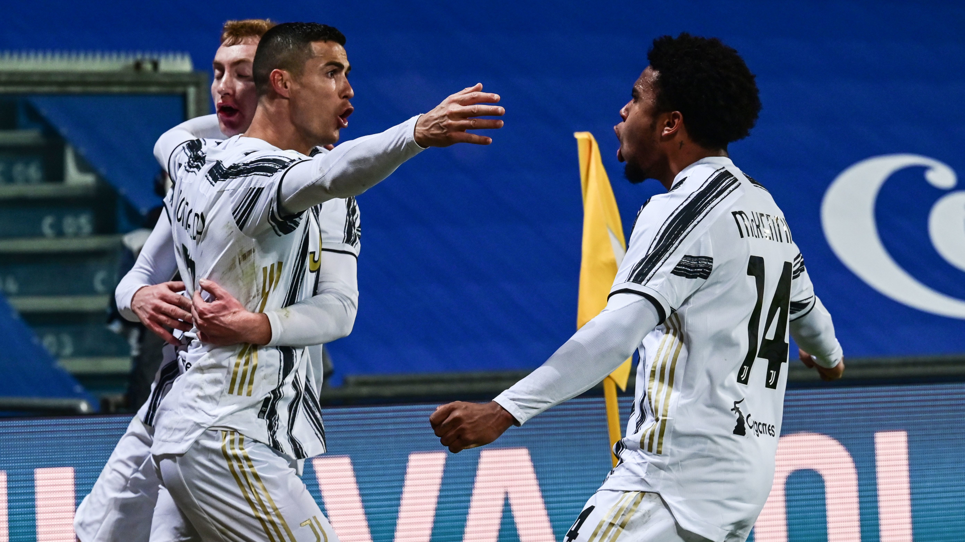 ONLY GER Juventus Turin Cristiano Ronaldo Weston McKennie Dejan Kulusevski vs. Napoli 20012021