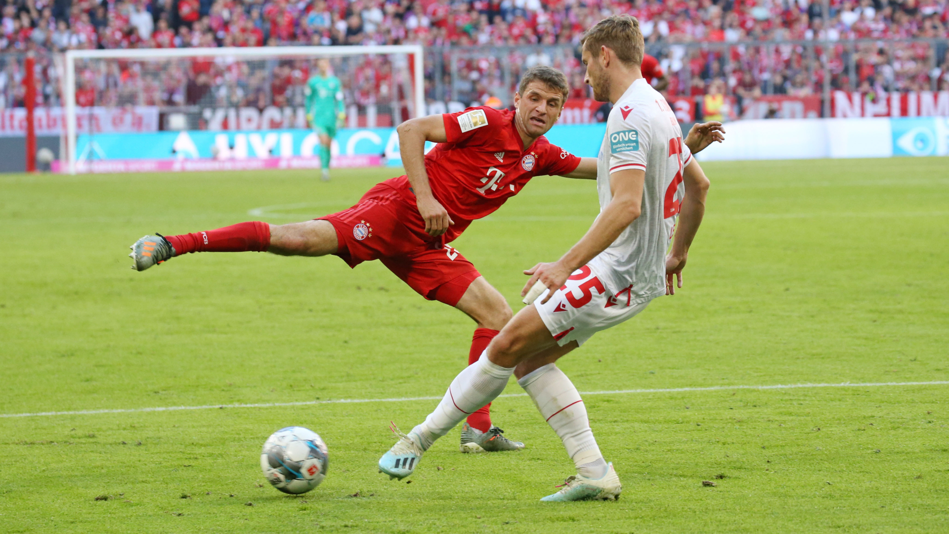 ONLY GERMANY FC Bayern München Union Berlin Thomas Müller Christopher Lenz Bundesliga 26102019