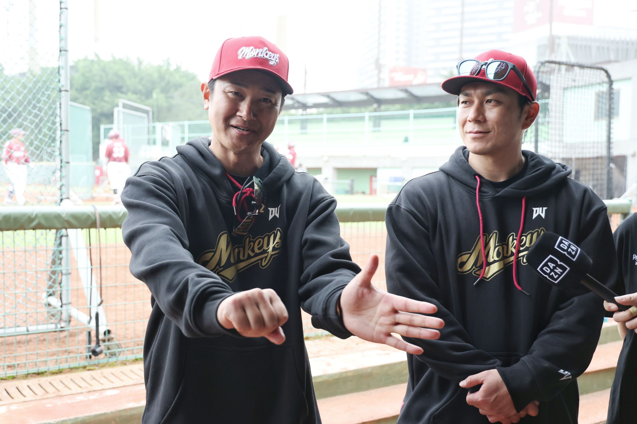 銀次、岡島豪郎