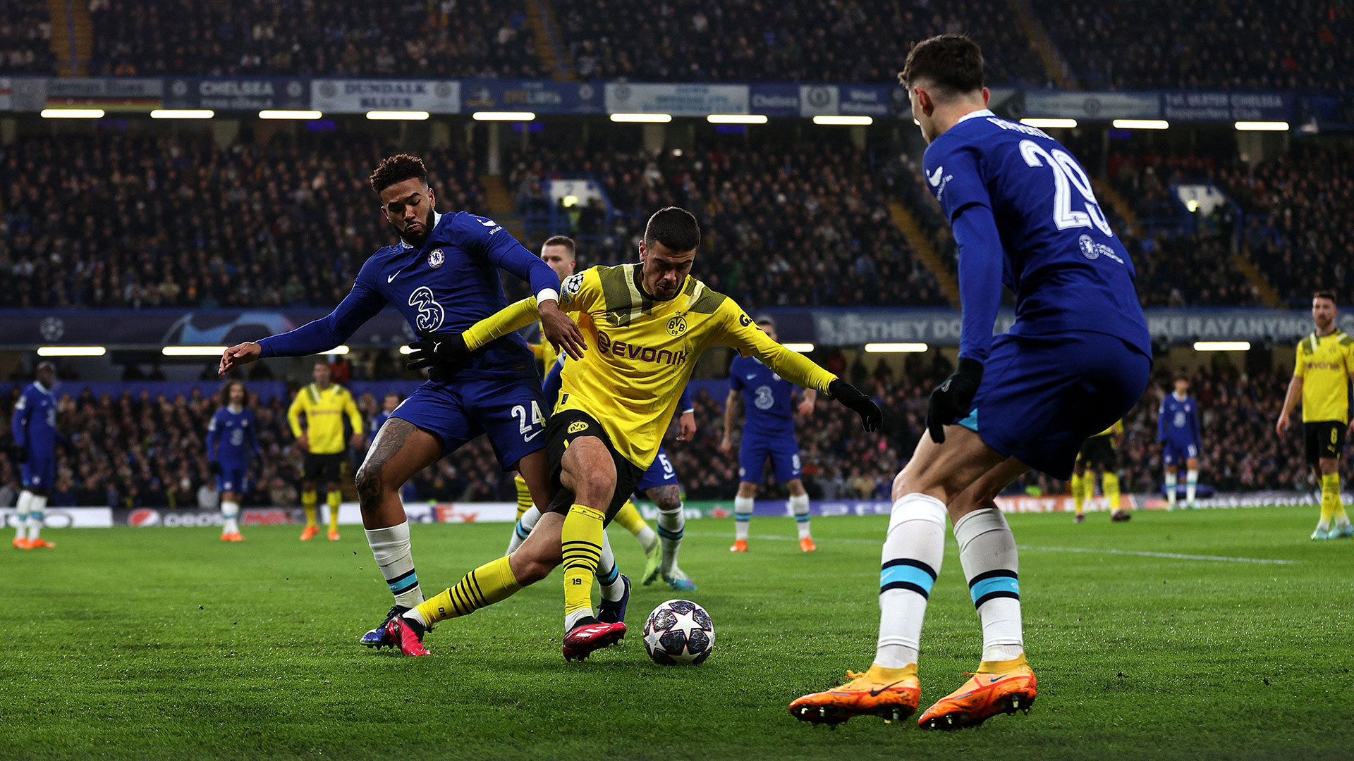 BVB Borussia Dortmund FC Chelsea Gio Reyna Reece James Champions League 07032023