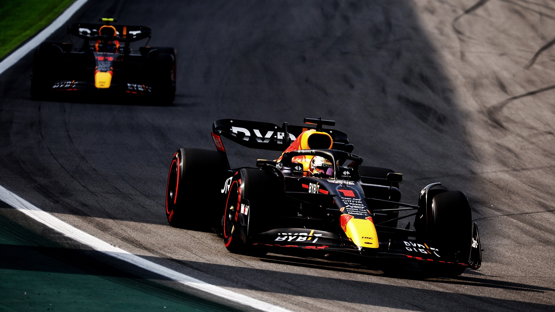 2022-11-17 Verstappen Perez Red Bull F1 Formula 1