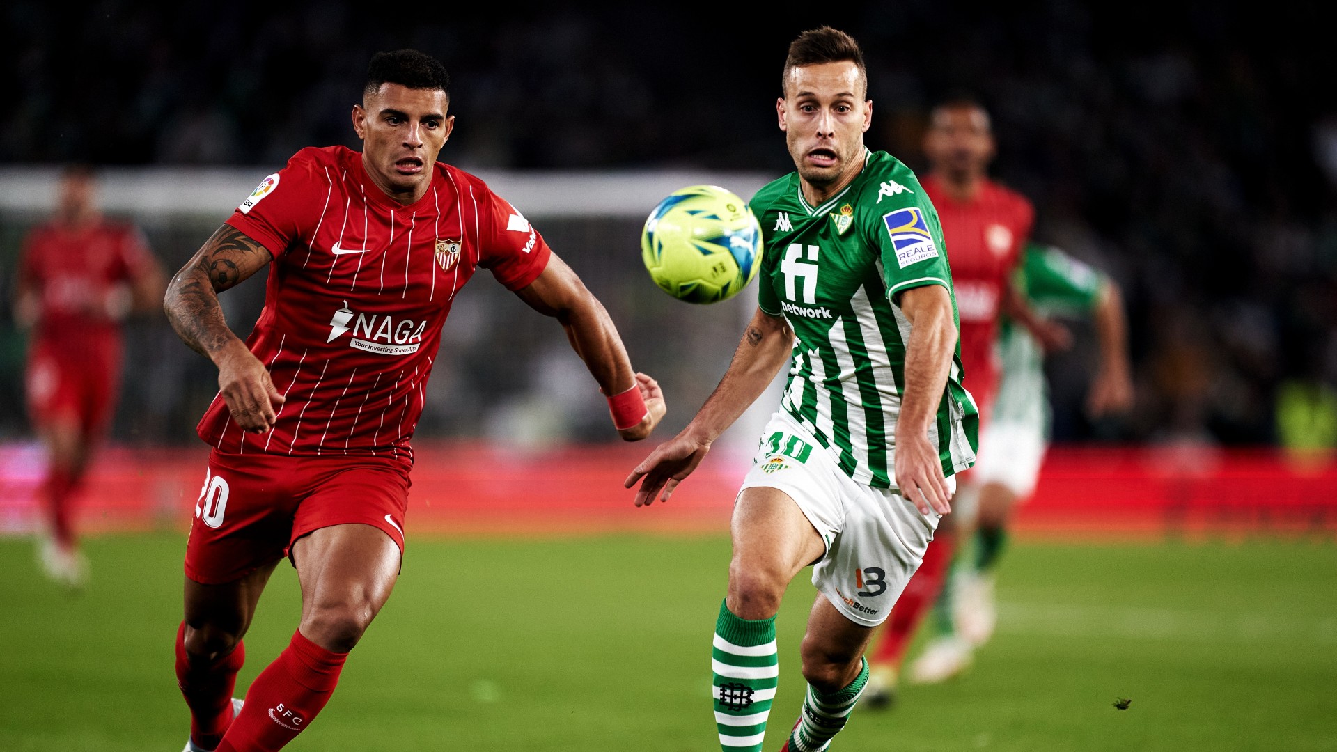 2021-11-07-Diego Carlos-Sevilla-Sergio Canales-Betis-La Liga