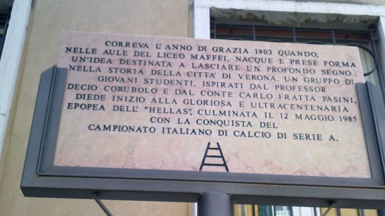 Targa della fondazione dell'AC Hellas, liceo Maffei di Verona