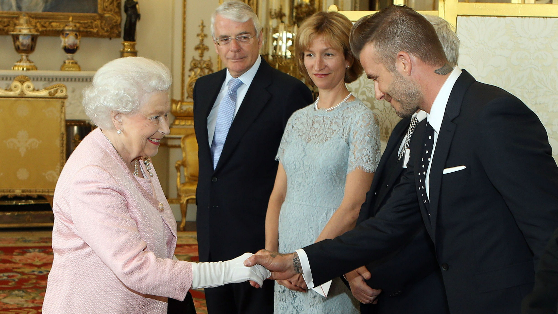 Reina Isabel II, David Beckham