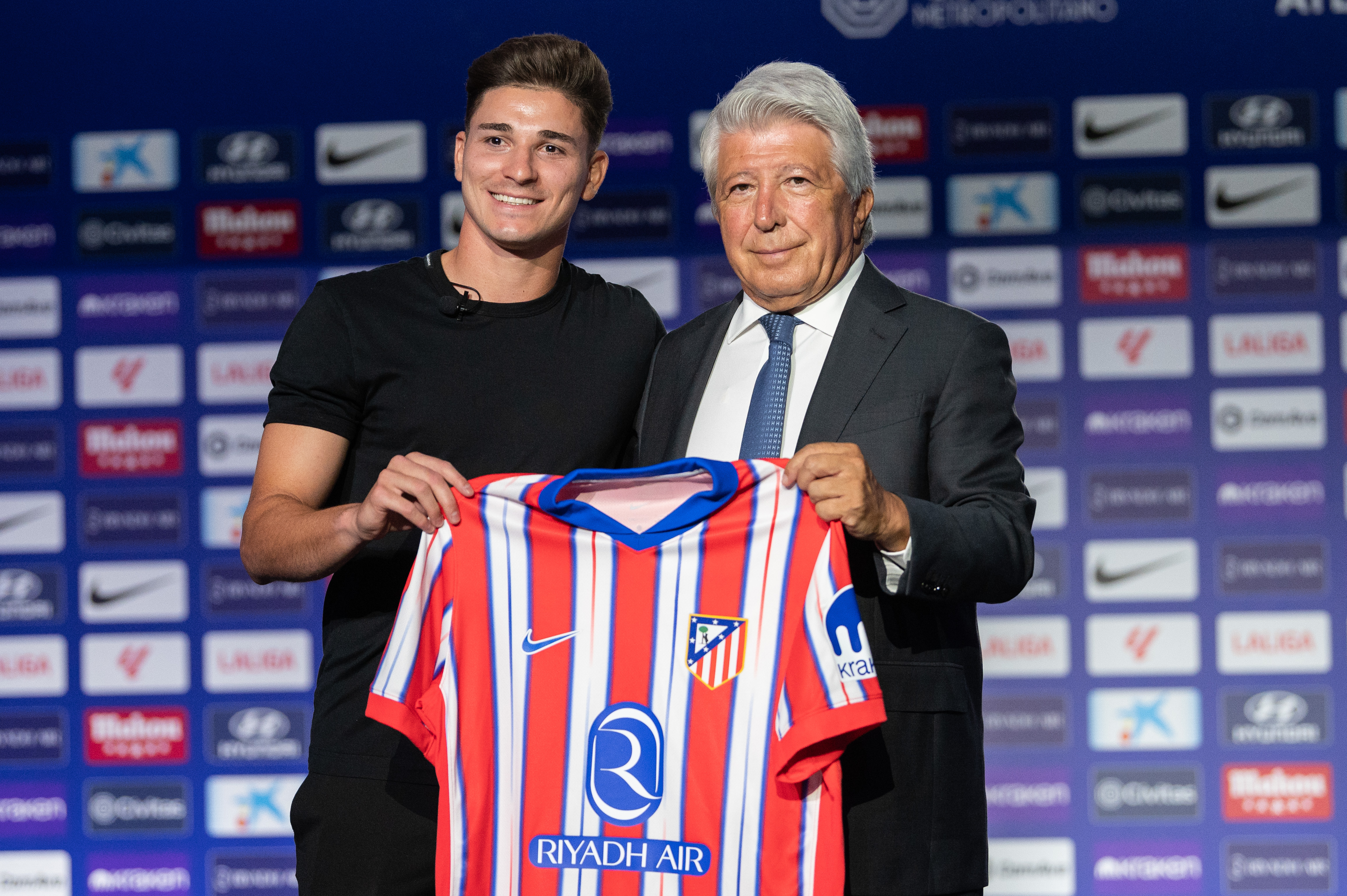 Julian-alvarez-liga-football-soccer-20250520