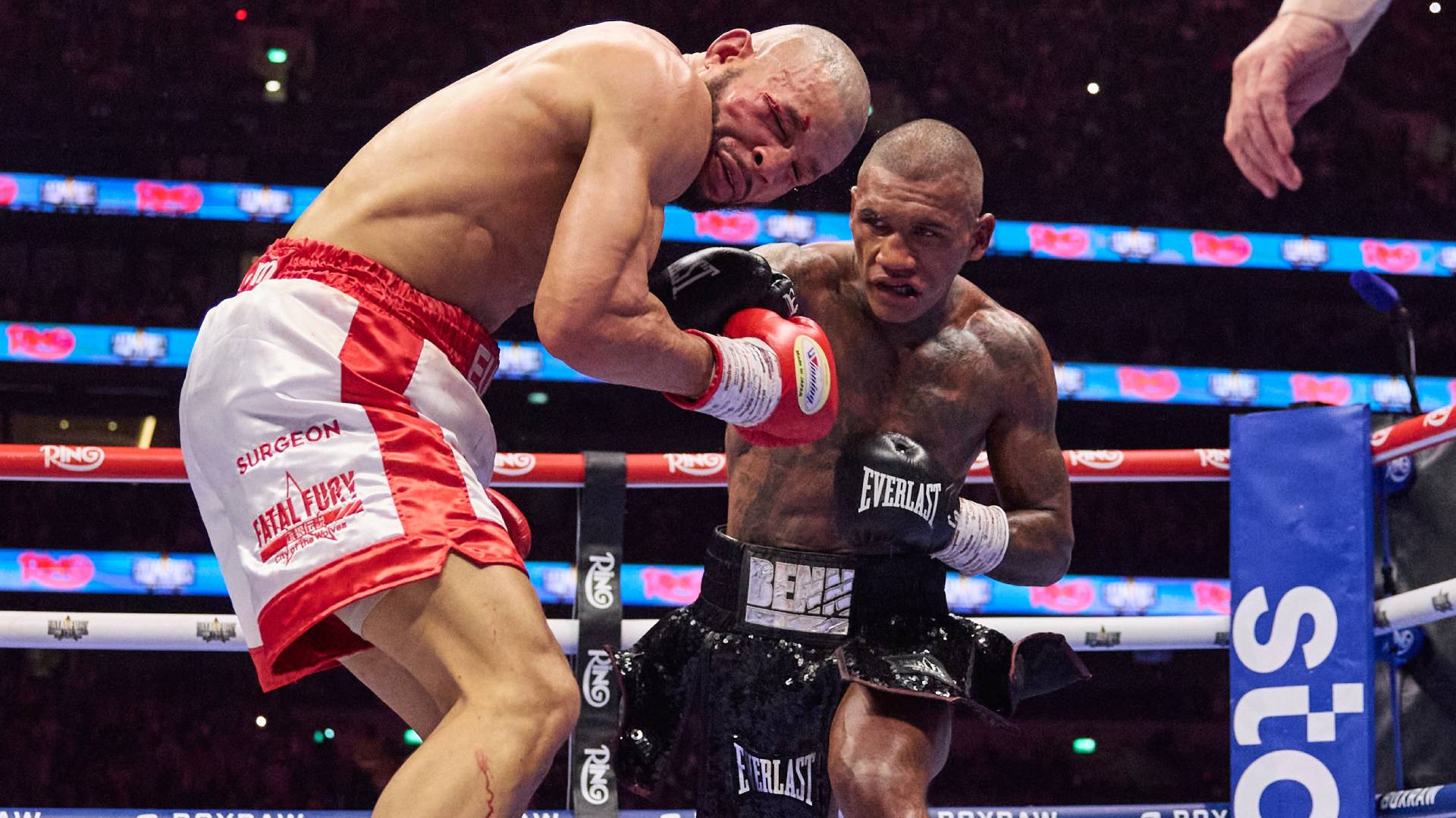 Conor Benn lands right hand on Chris Eubank Jr_26042025