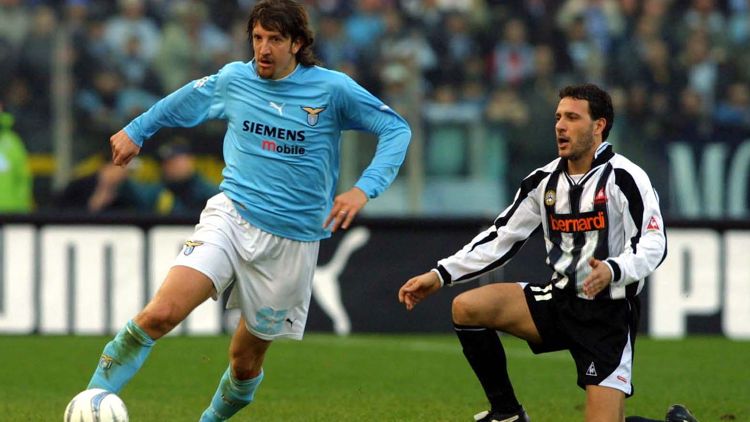 Paolo Negro in azione con la maglia della Lazio