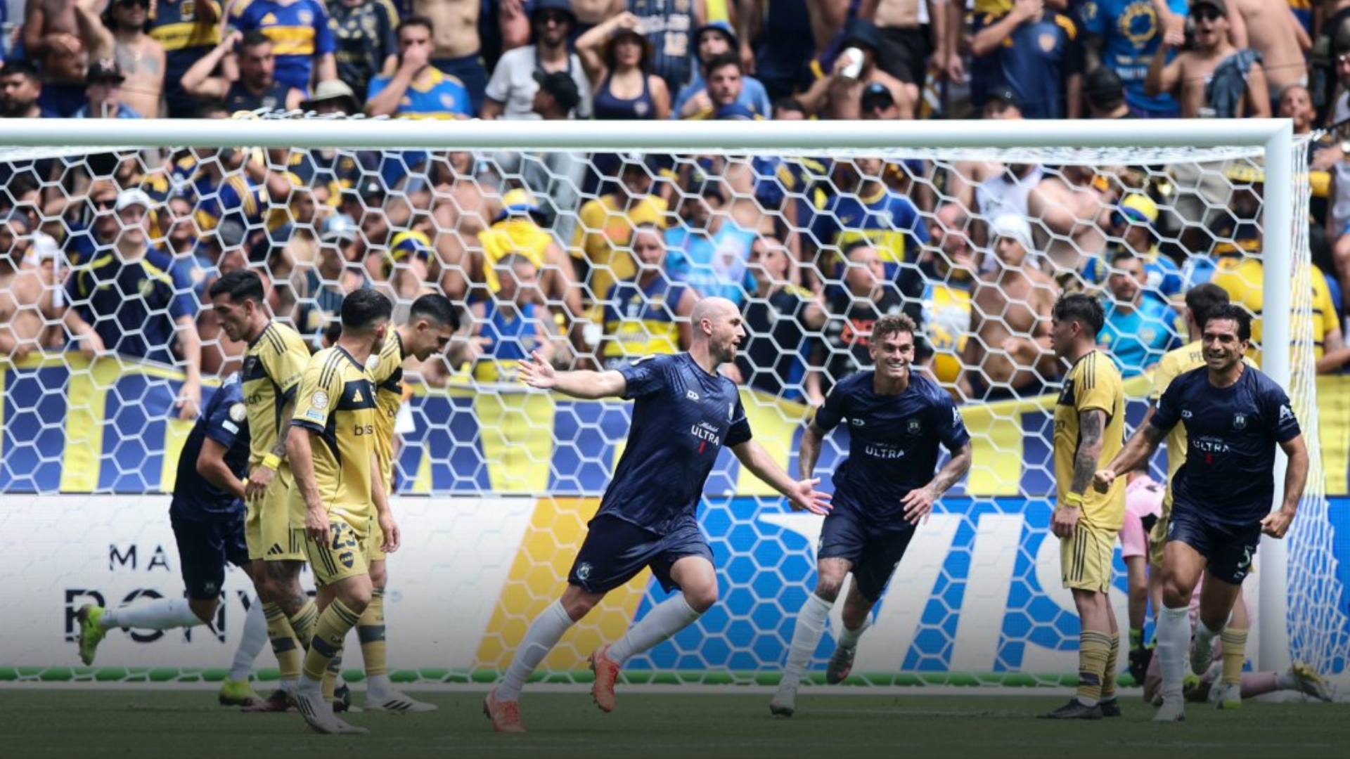 Gray mete el gol de Auckland