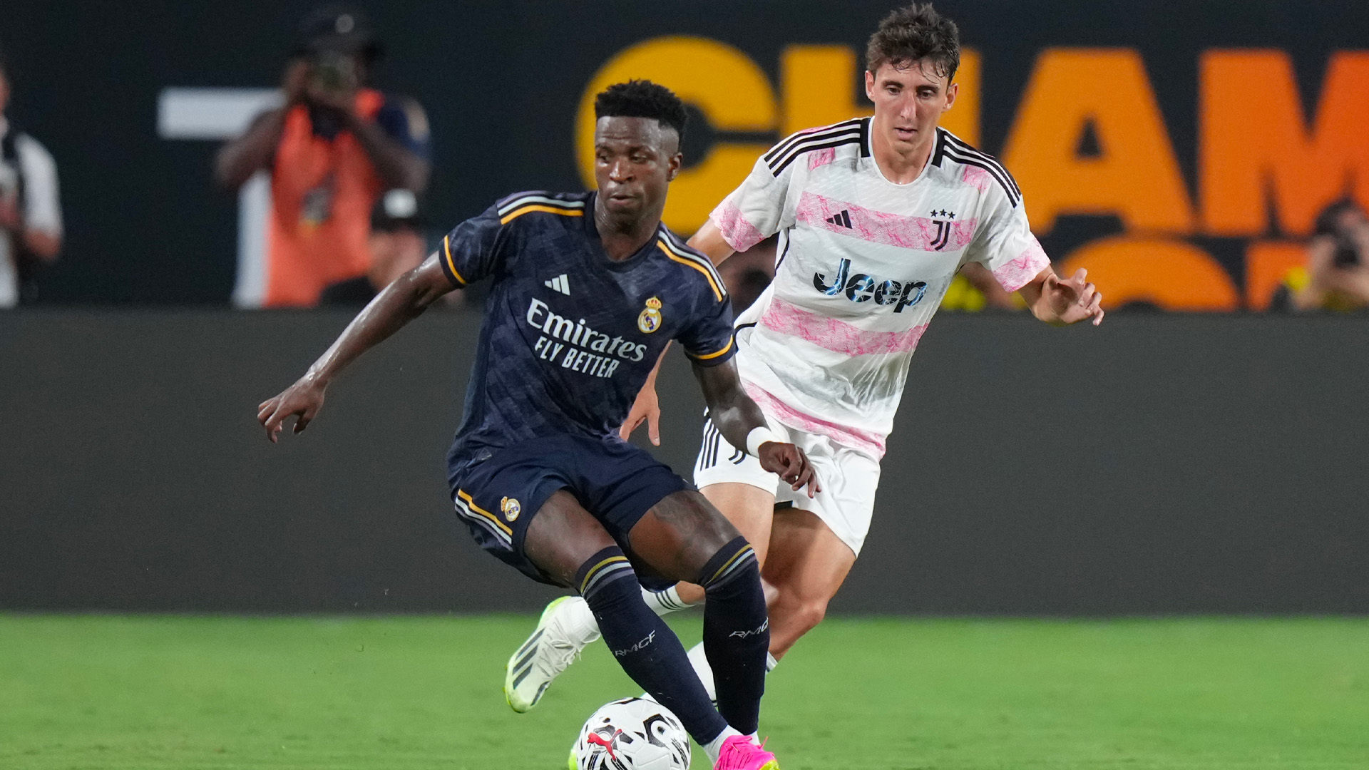 Vinicius Jr e Cambiaso in Juventus-Real Madrid