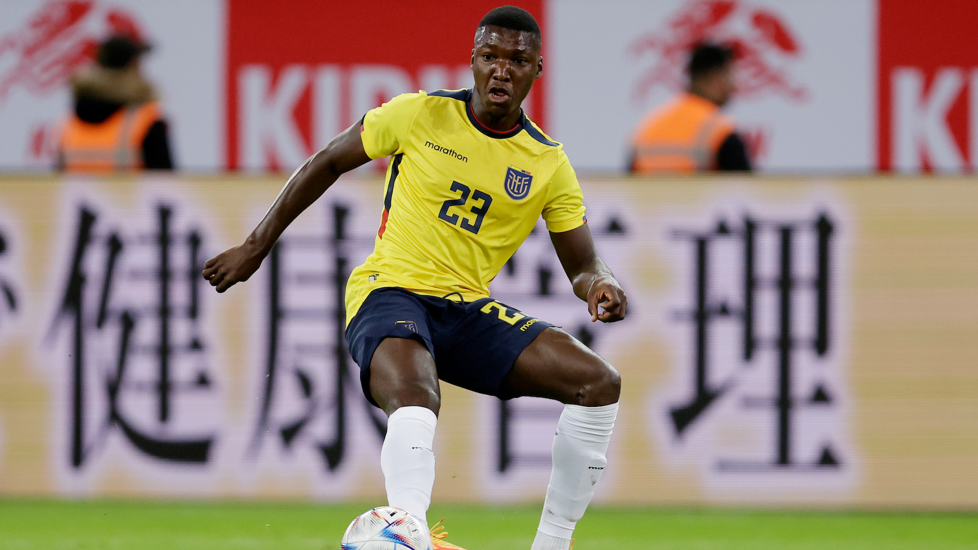 Moisés Caicedo, Ecuador