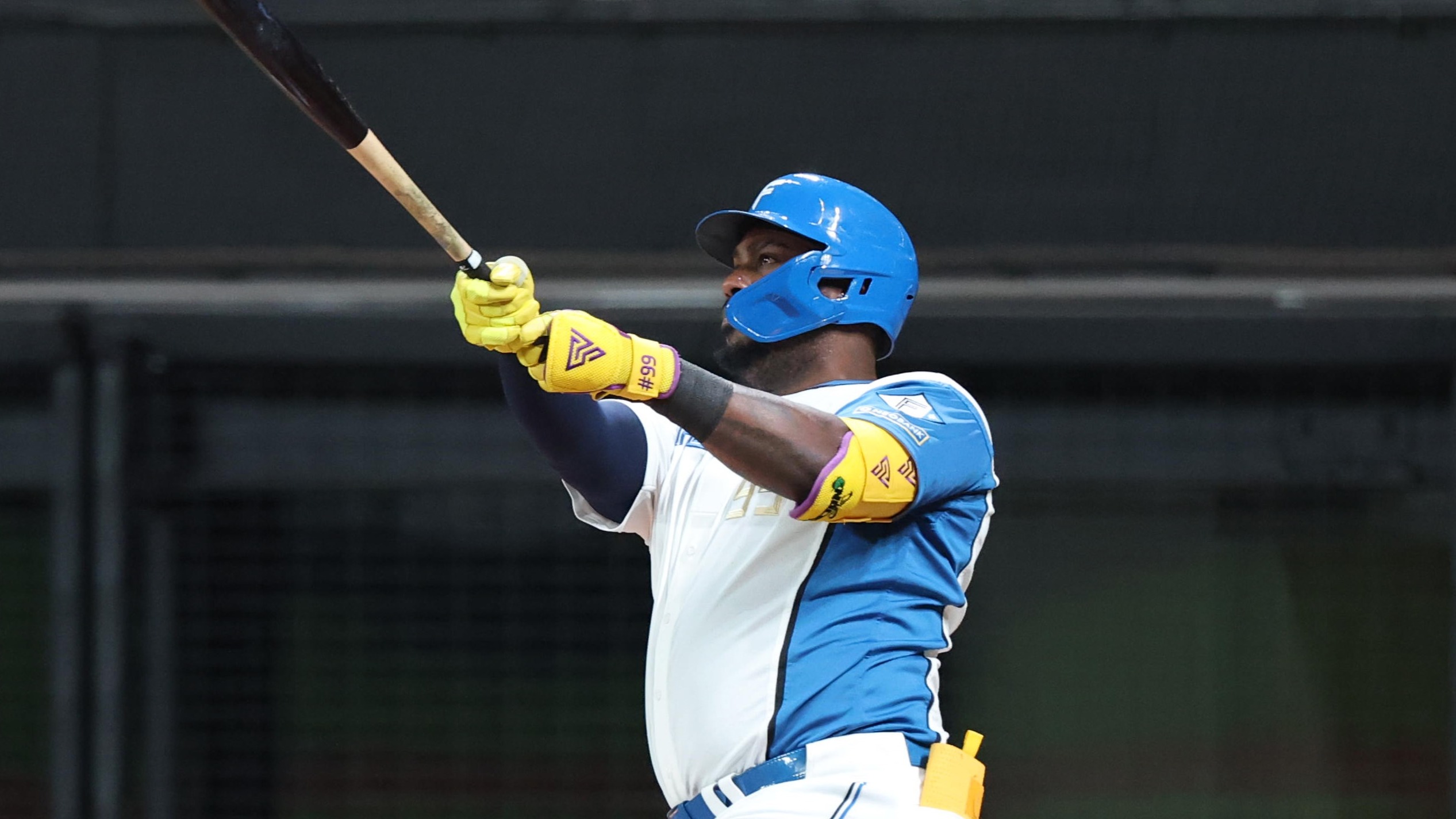 2025-03-21-npb-Fighters-Reyes