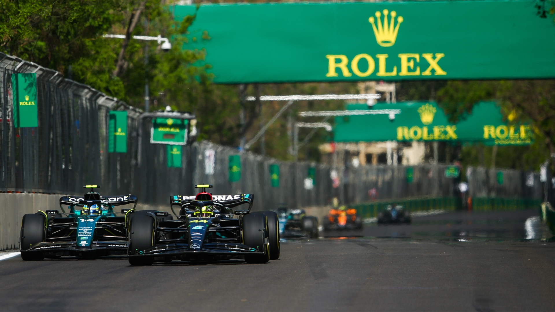Fernando Alonso Lewis Hamilton Aston Martin Mercedes Baku F1