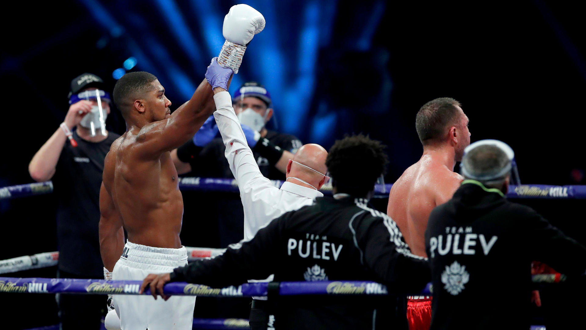 Anthony Joshua vincitore contro Kubrat Pulev