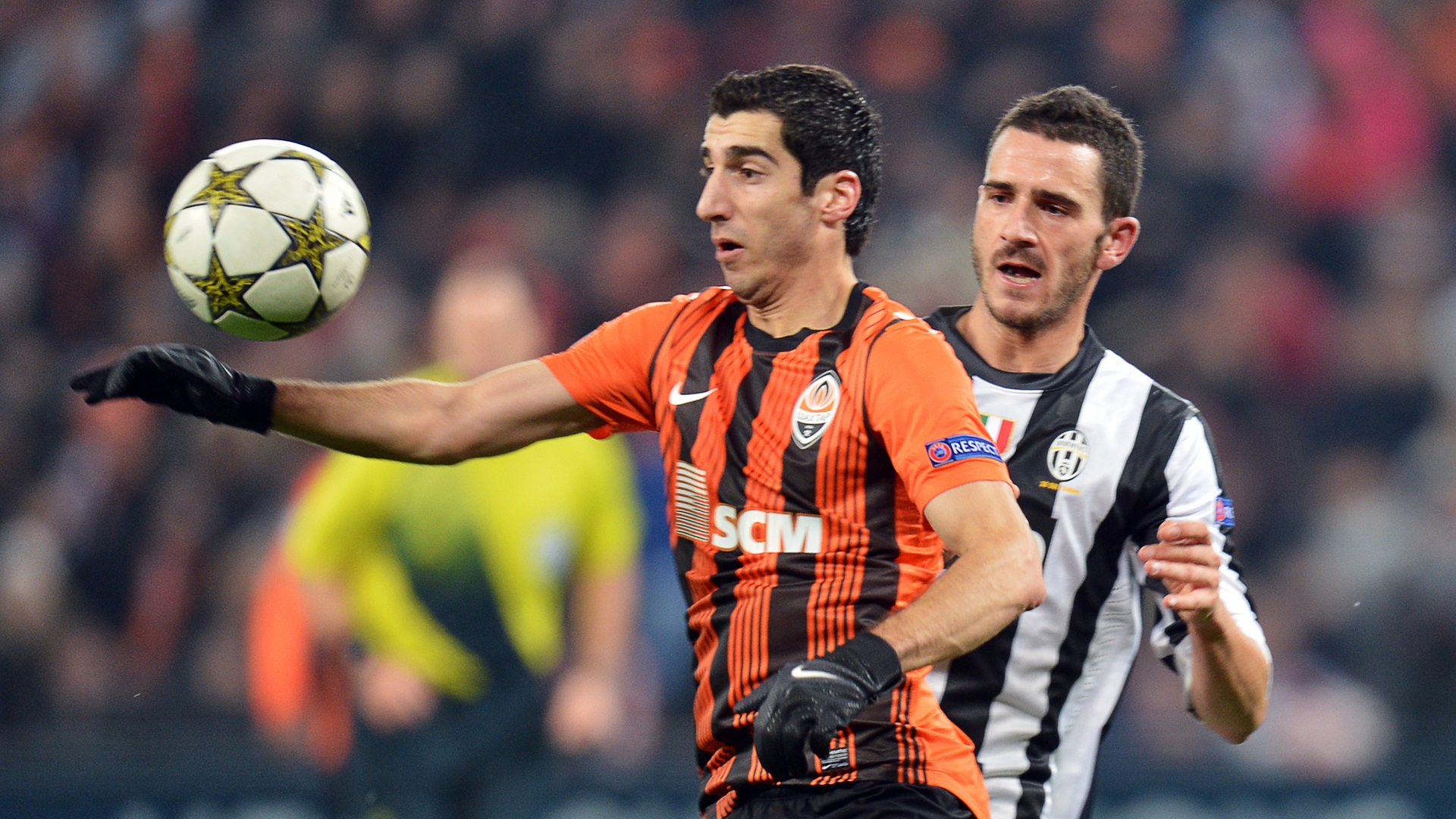 Mkhitaryan con la maglia dello Shakhtar