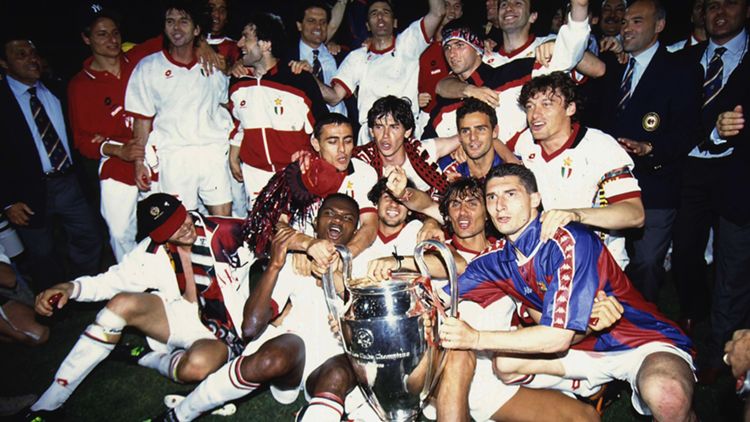 I giocatori del Milan esultano per la Champions League vinta nel 1994