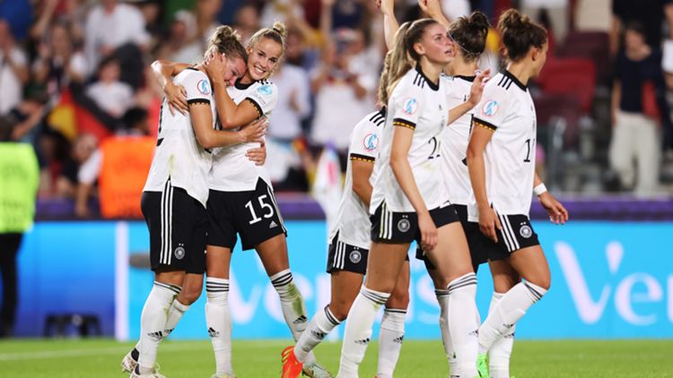 Alexandra Popp Giulia Gwinn UEFA Women's Euro 2022 Deutschland DFB Elf 08072022