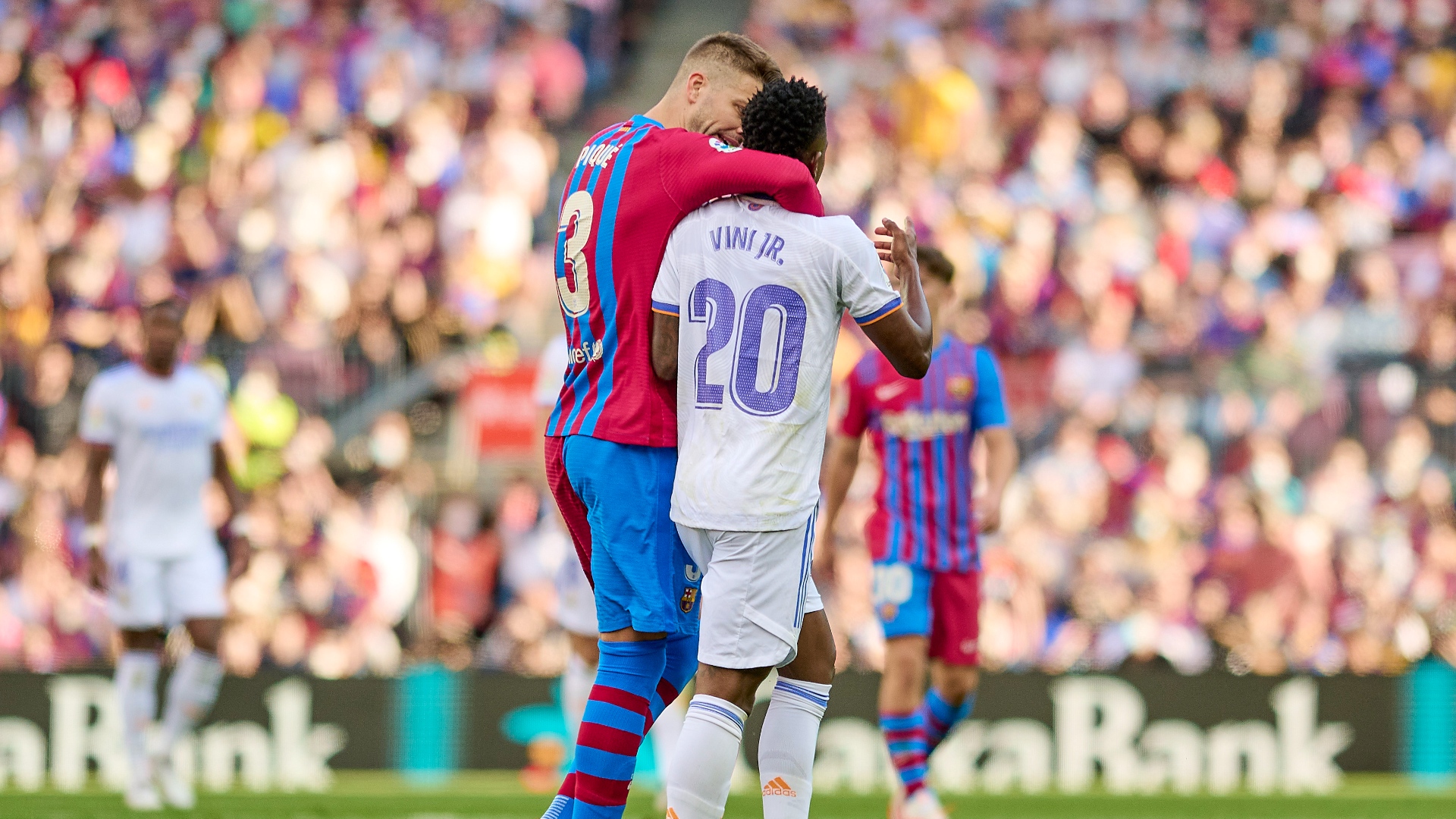 Gerard Pique Vinicius Barcelona Real Madrid LaLiga