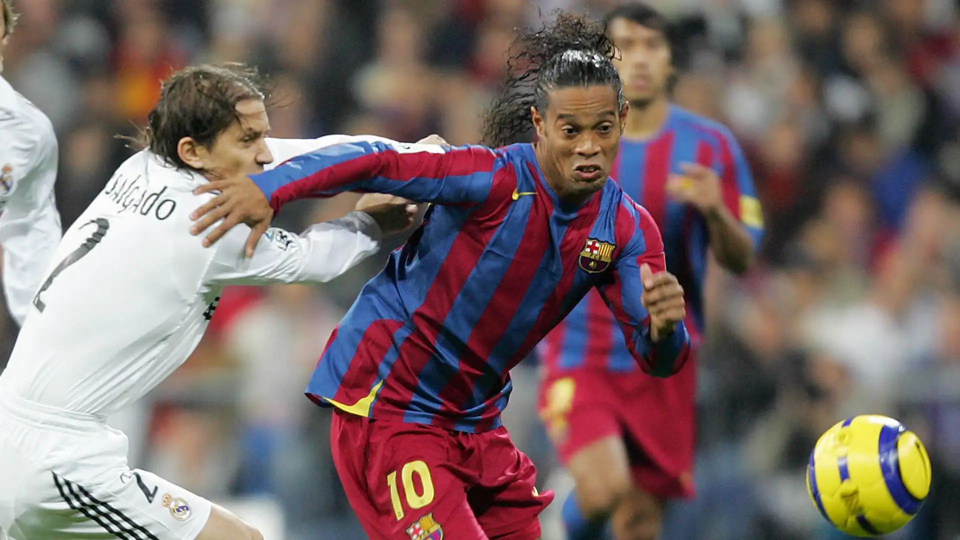 Ronaldinho, FC Barcelona