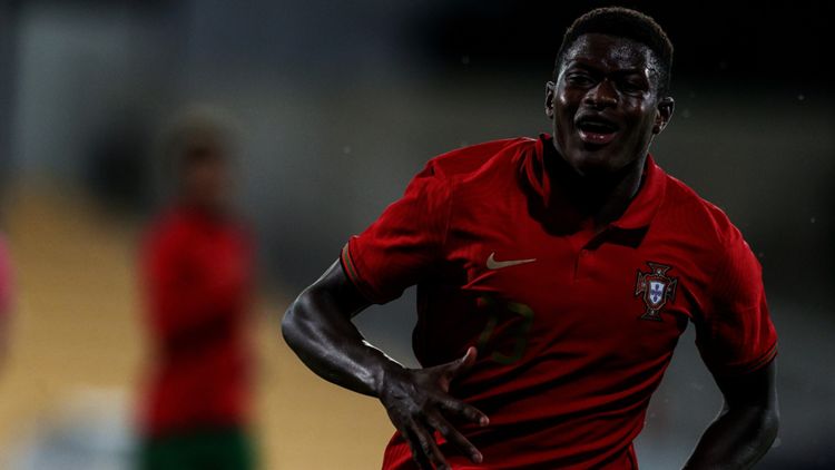 2020-10-09-UEFA U21 European Championship-Portugal U21-Nuno Mendes