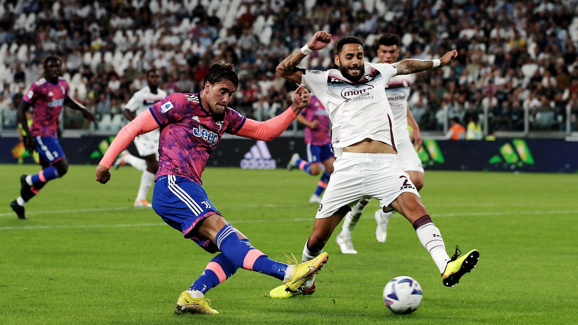 2022-09-11-juventus-dusan-vlahovic-salernitana-bronn