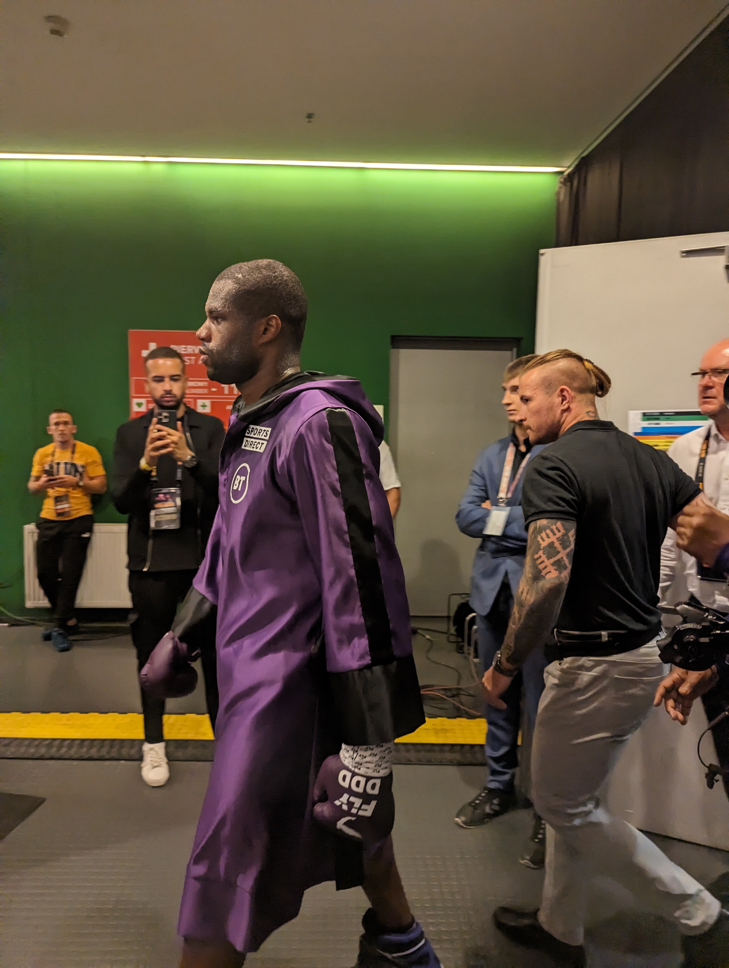 Daniel Dubois leaves for the ring