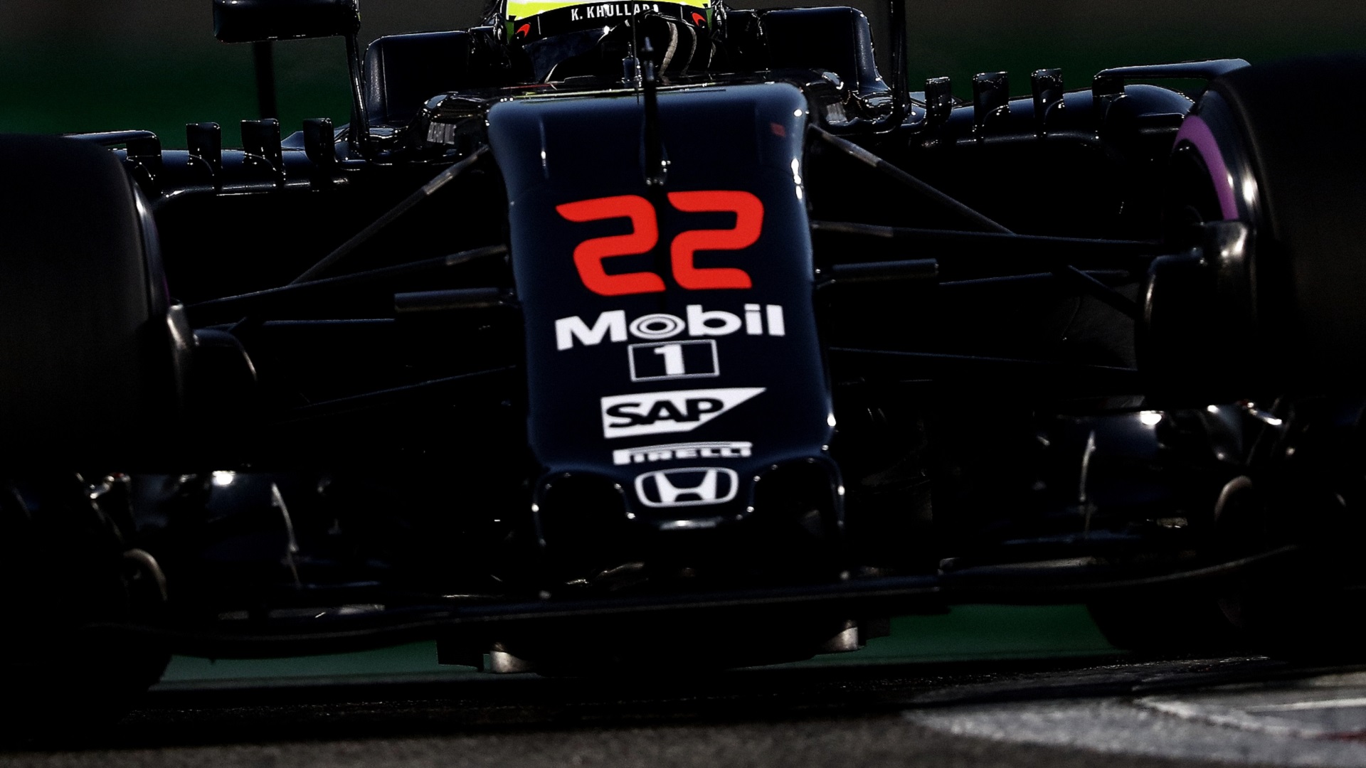 マクラーレン メルセデス MP4-29 K.マグヌッセン 2014 本選仕様 McLaren MP4-29 - Wikipedia