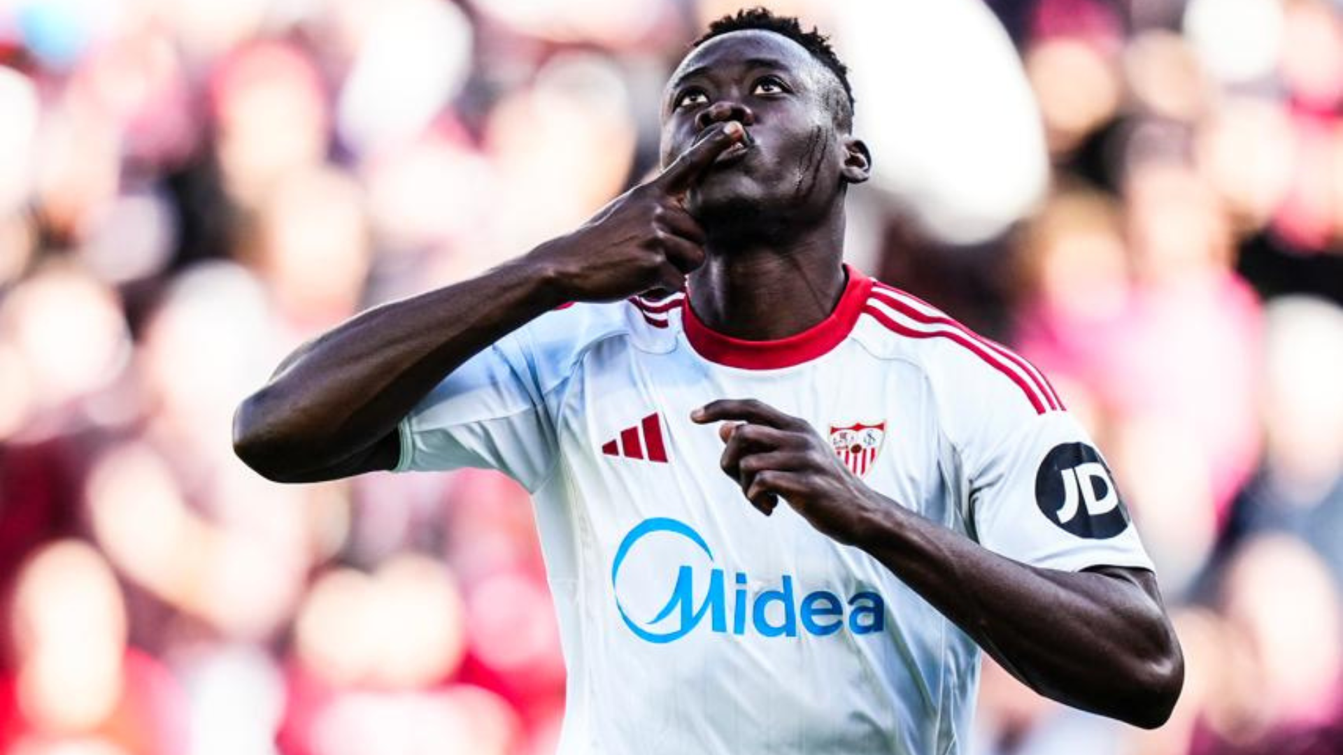 Akor Adams Sevilla 2025