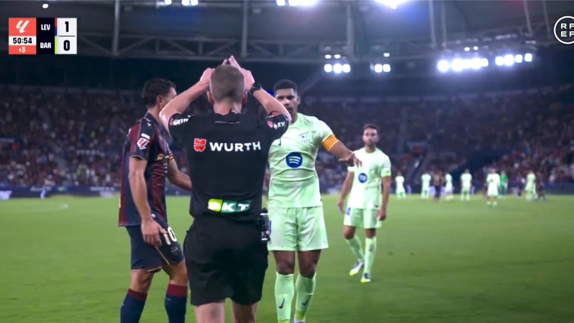 VAR manos Balde 2
