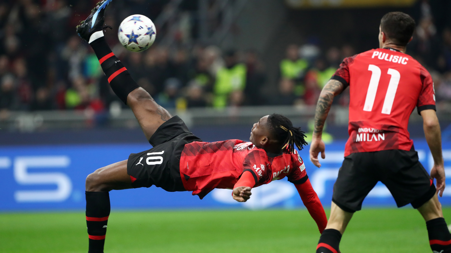 Leao gol rovesciata Milan Psg