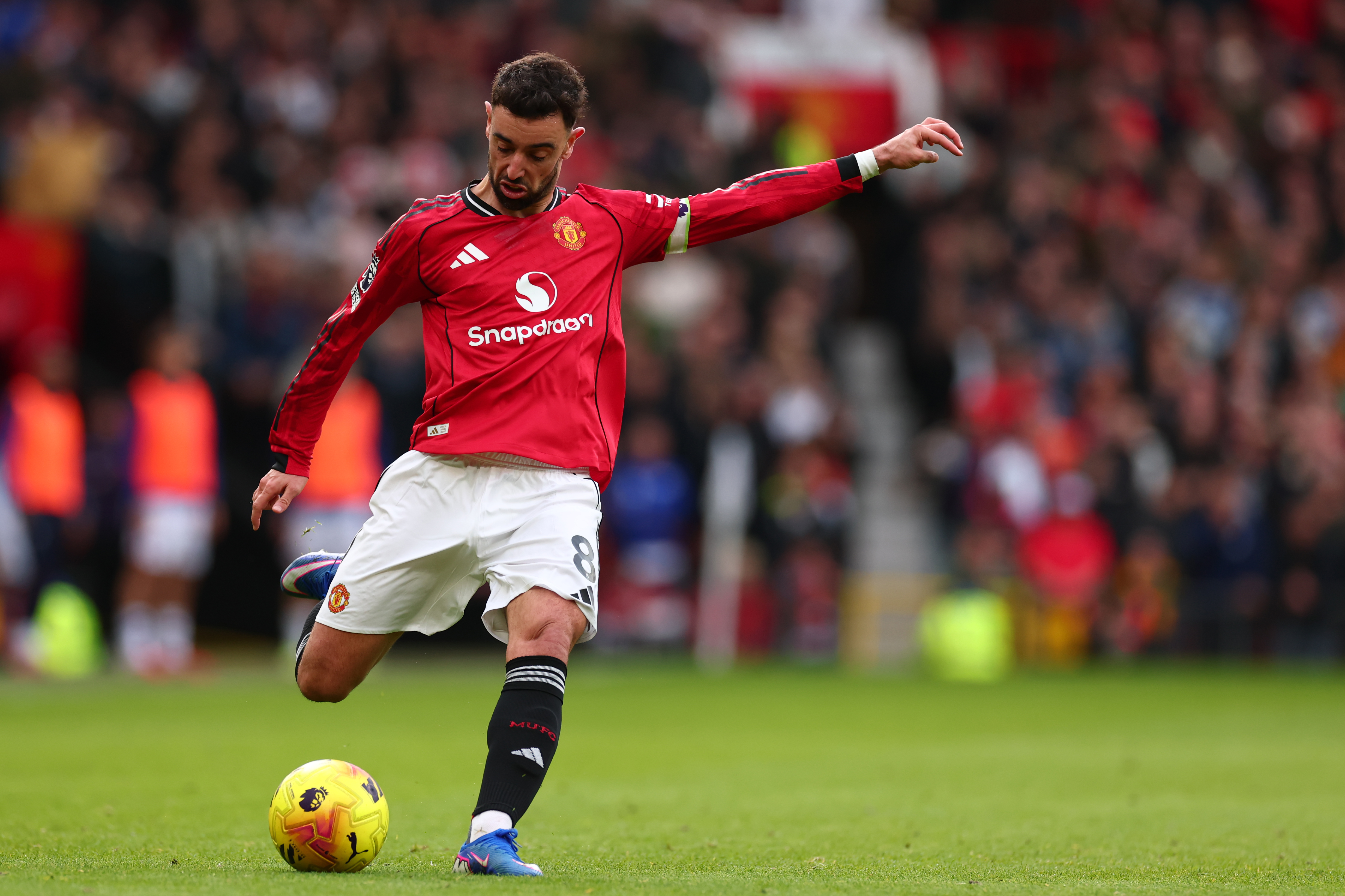 Bruno Fernandes crossing