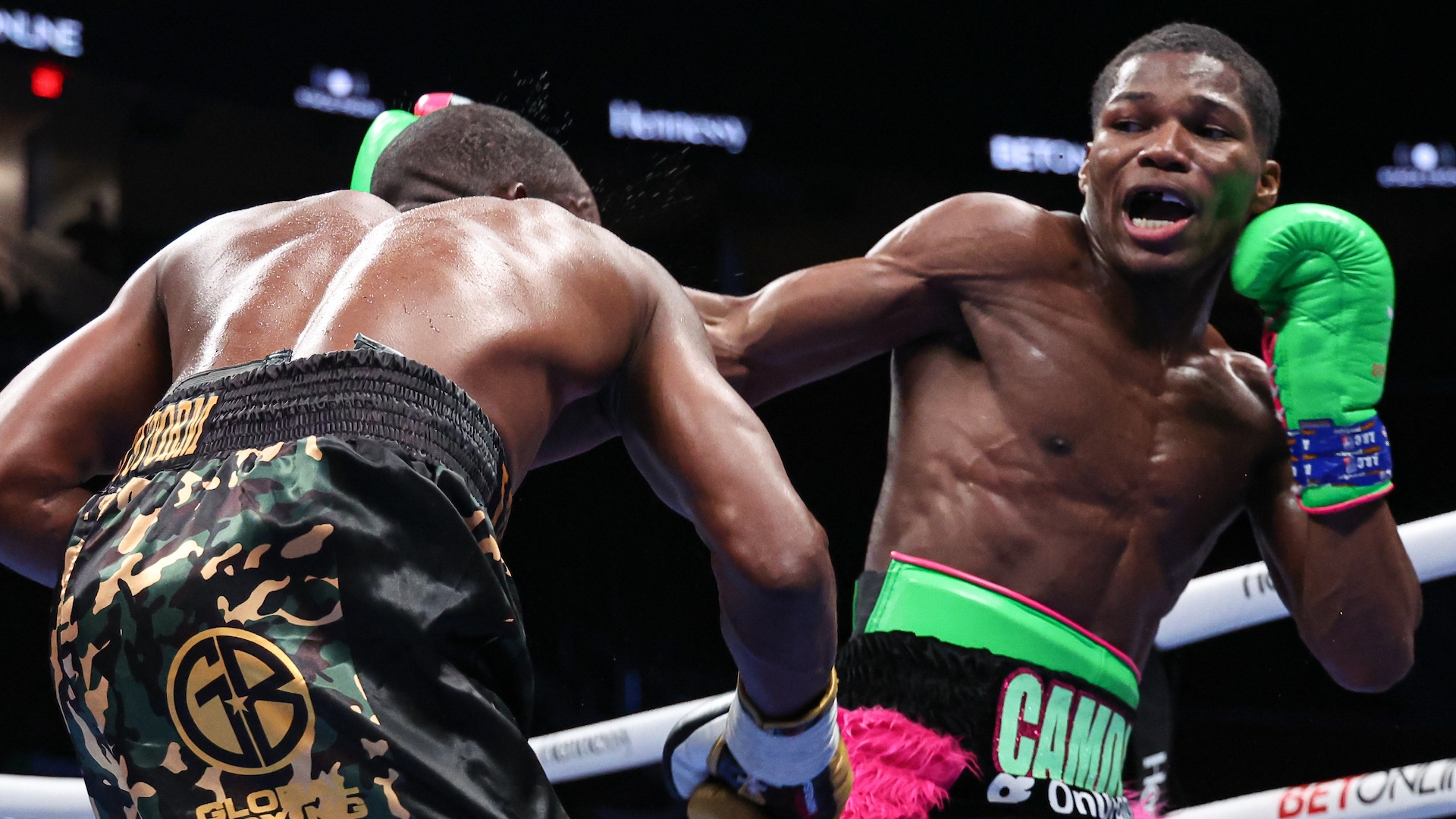 Raymond Ford vs. Sakaria Lukas