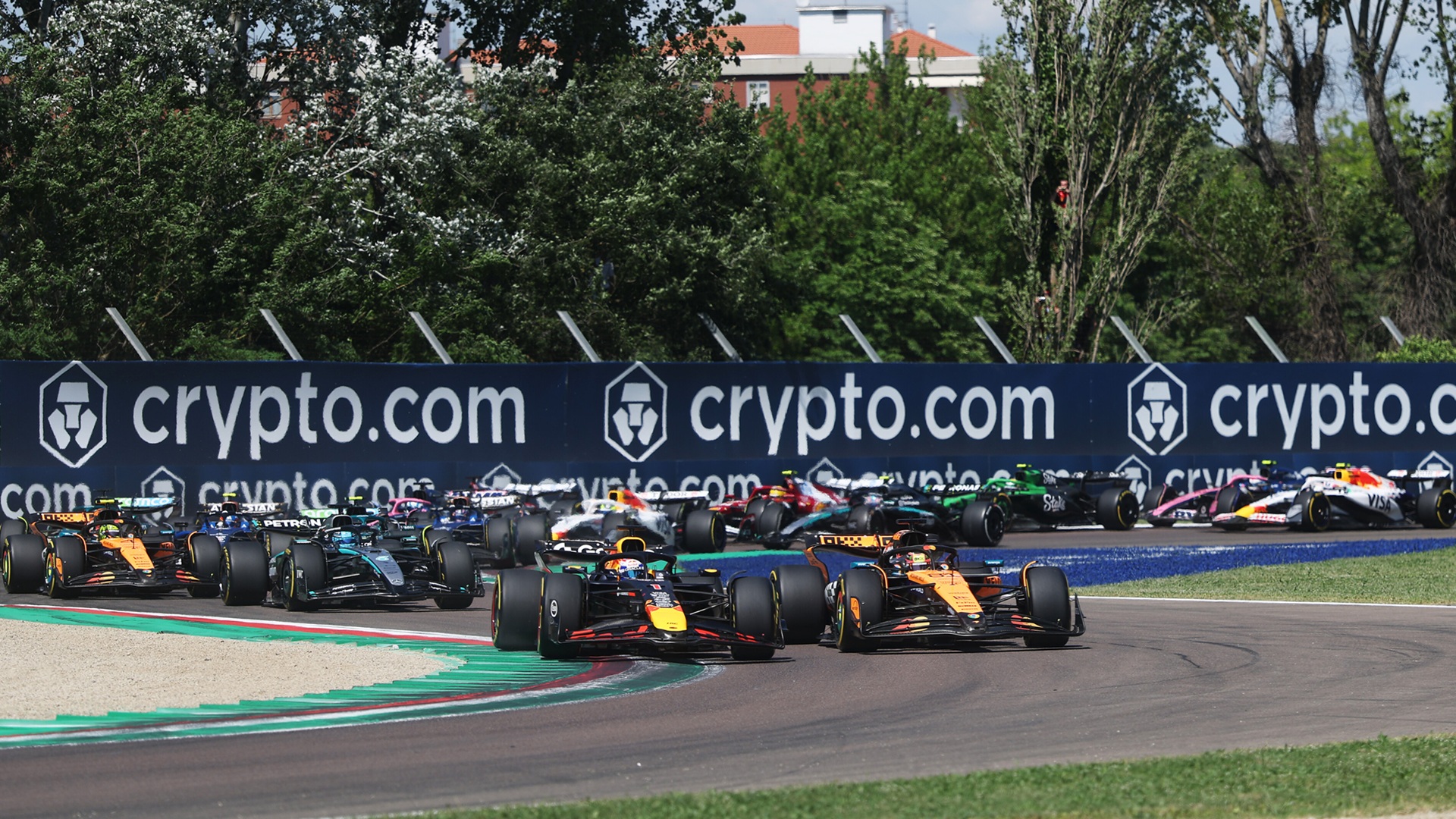 2025-05-18 Verstappen Piastri F1 Formula 1