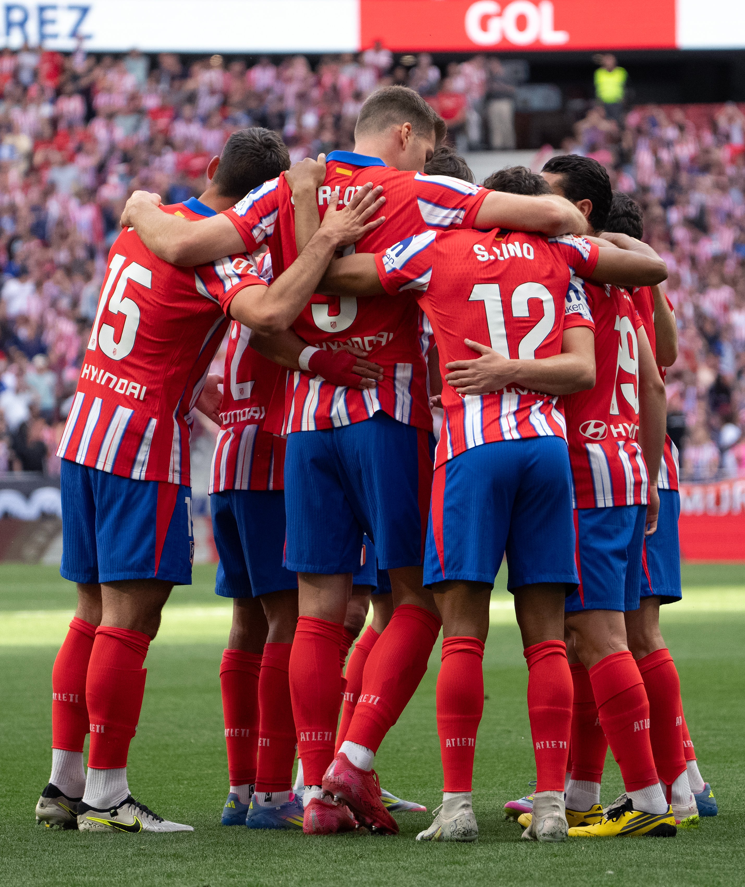 Atleti y primera equipación