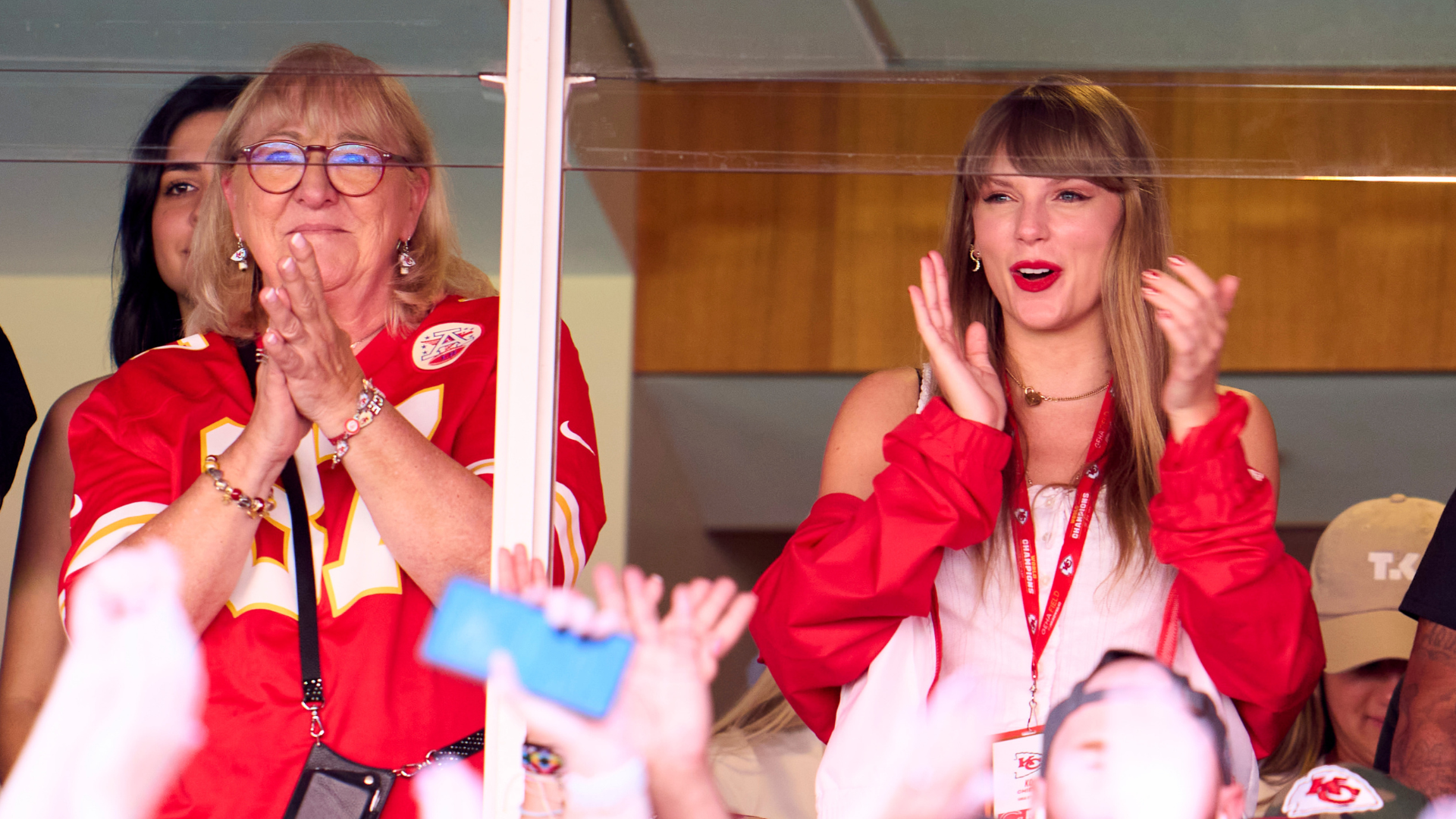 Travis Kelce Taylor Swift NFL