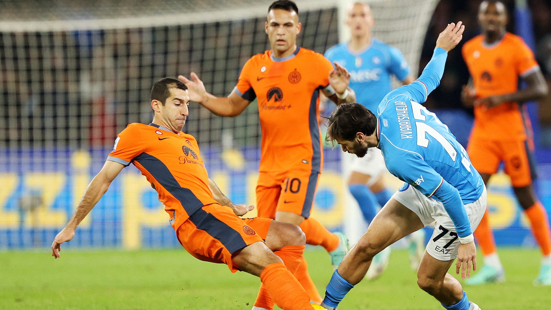 2023-12-03-inter-mkhitaryan-lautaro-napoli-kvaratskhelia