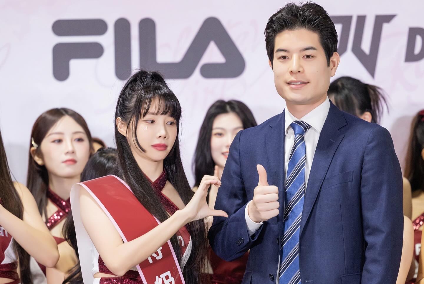 筠熹和副領隊三月合影