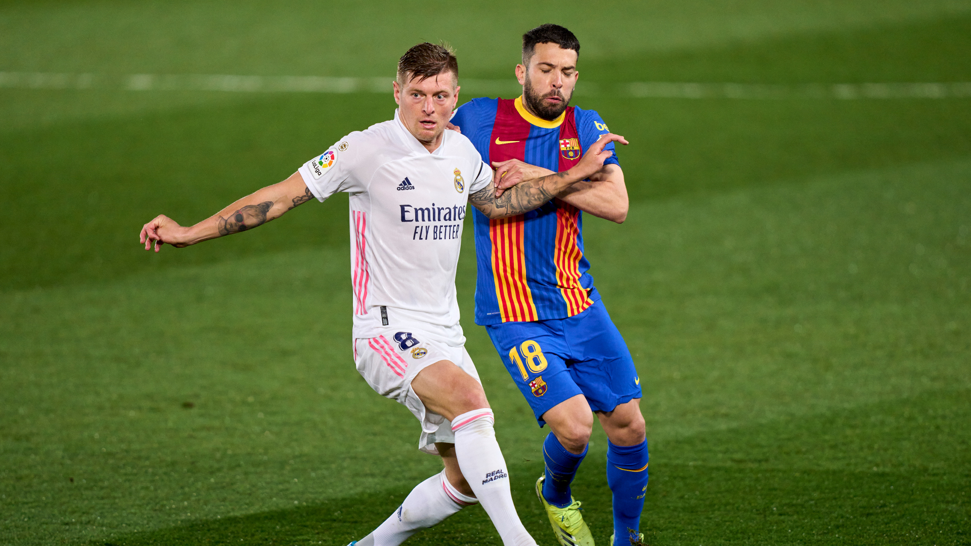 Toni Kroos Jordi Alba Barcelona Real Madrid