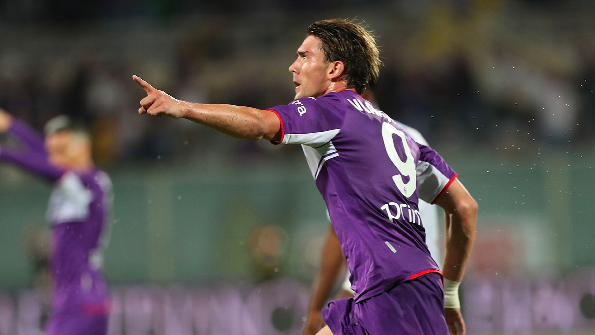 Vlahovic esultanza con la Fiorentina