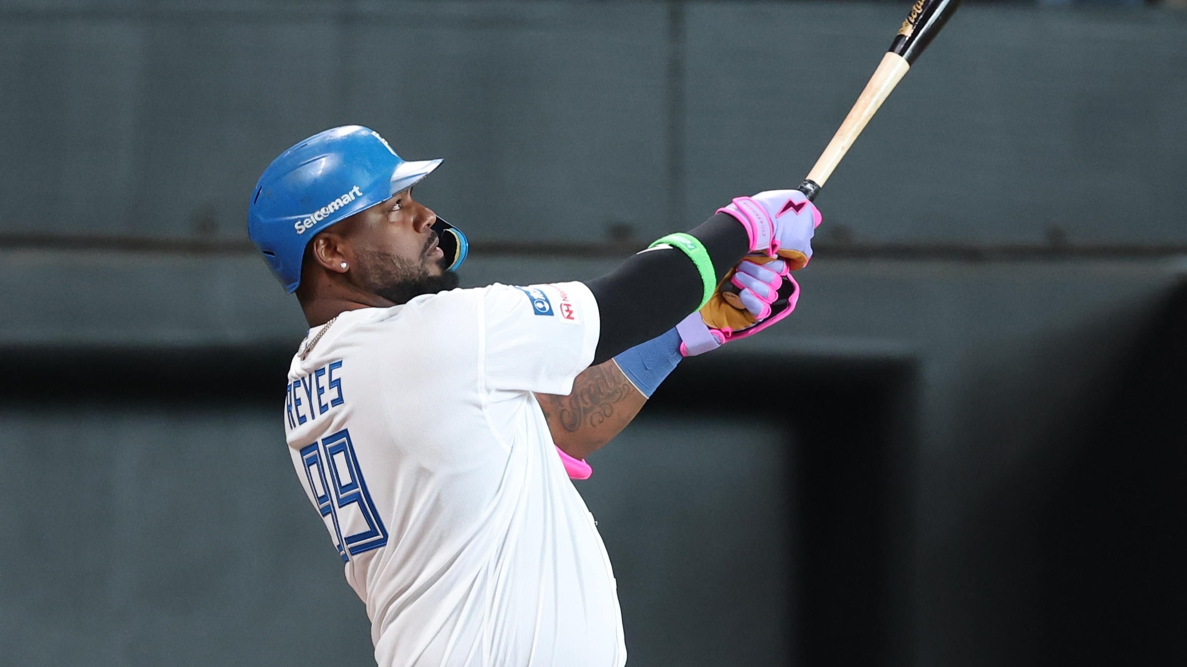 2025-05-04-npb-Fighters-Reyes