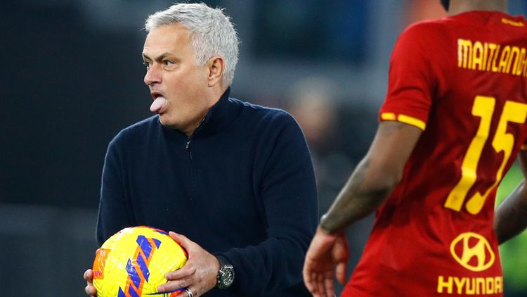 La rabbia di Mourinho durante Roma-Verona