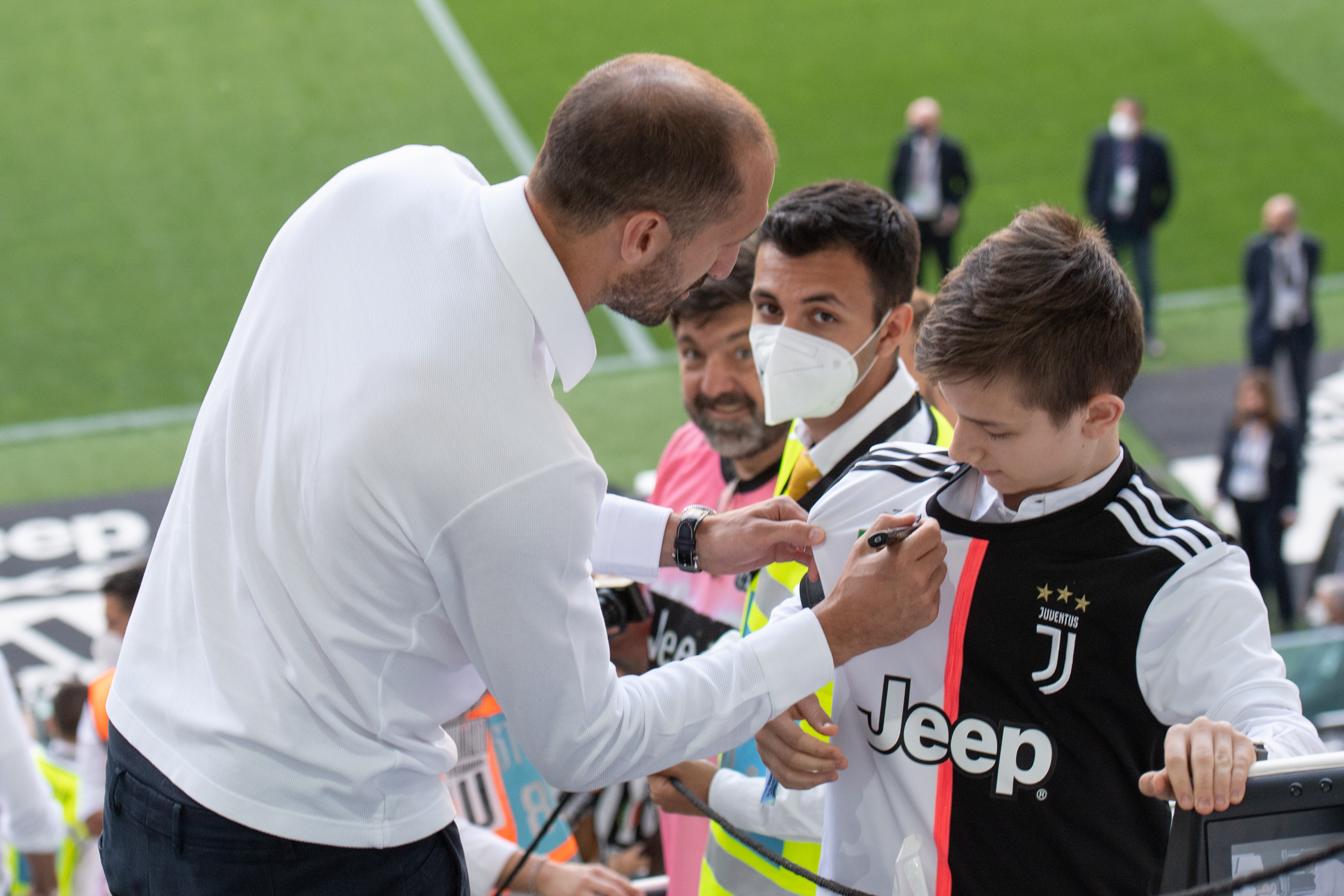 Chiellini autografi