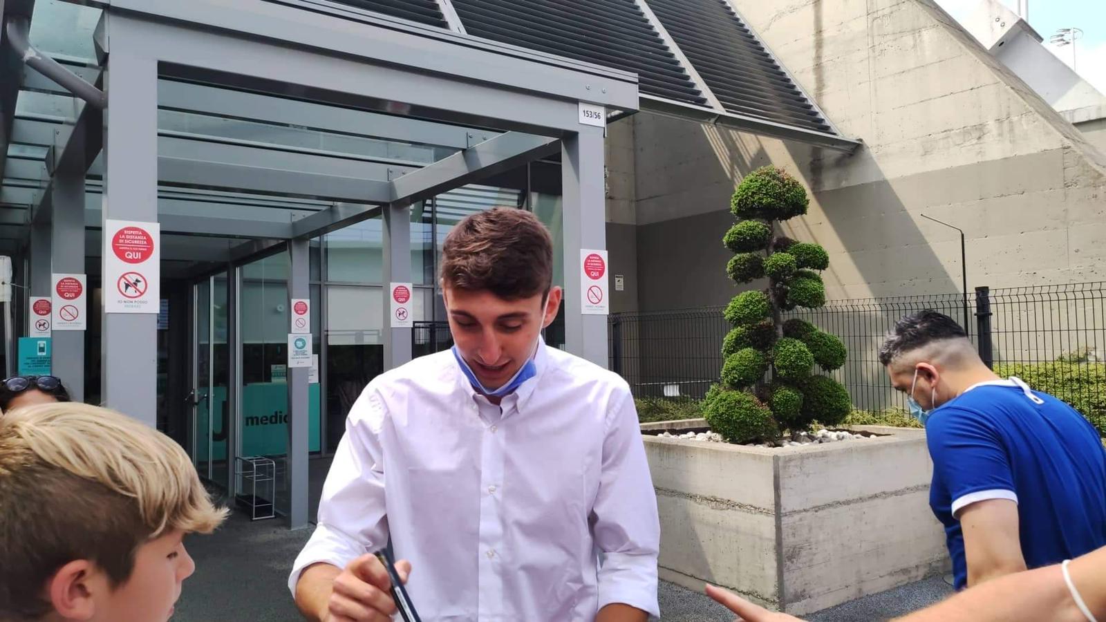 Cambiaso all'uscita dal JMedical