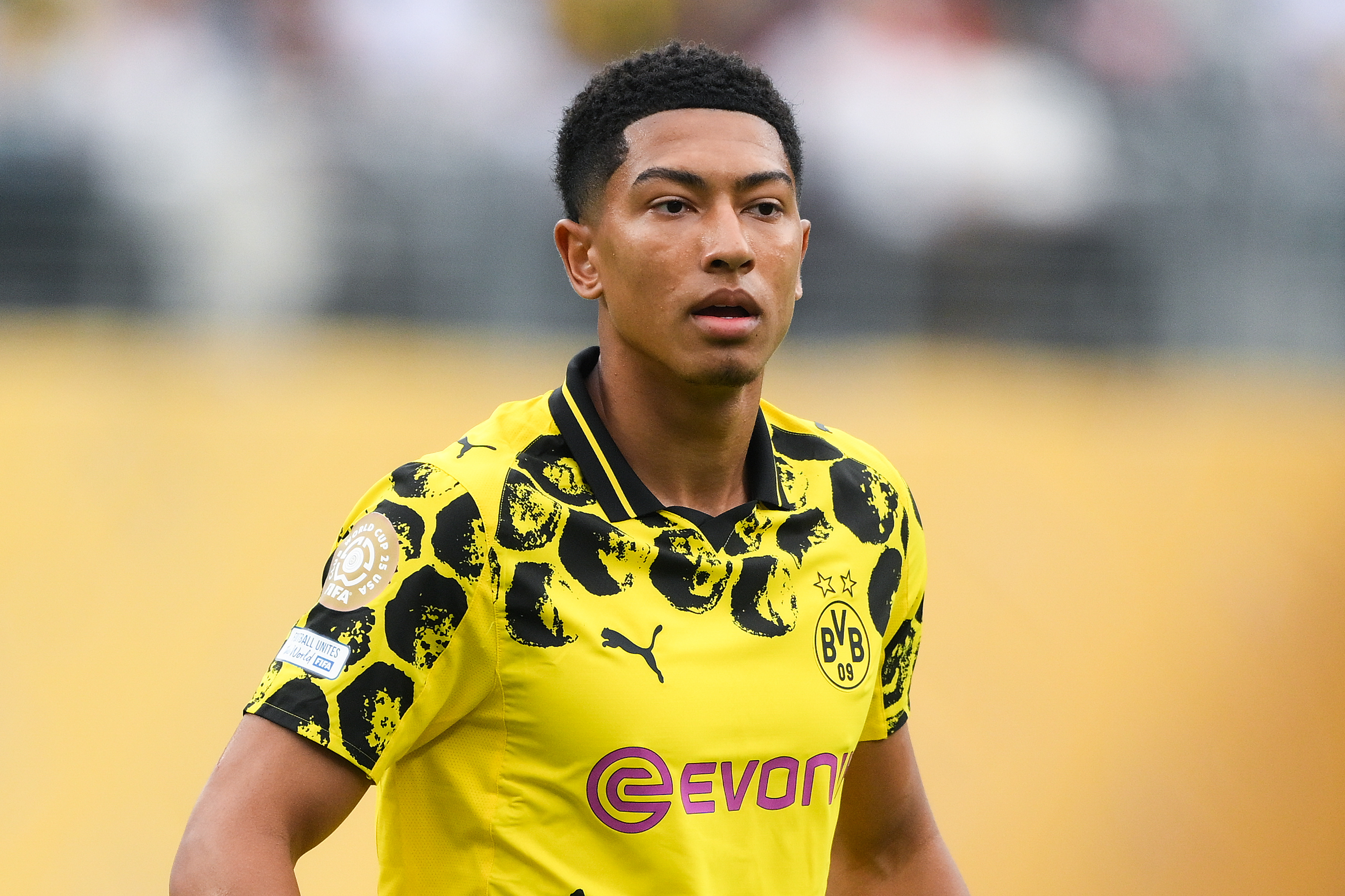 Jobe Bellingham con la maglia del Borussia Dortmund