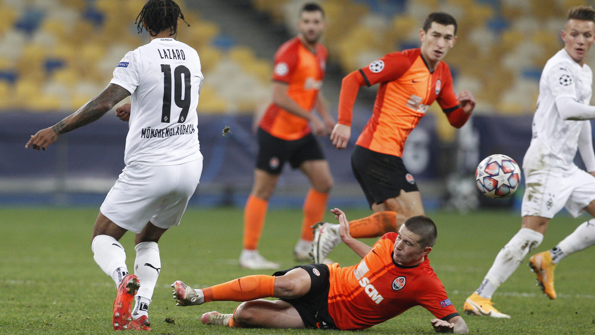 ONLY GERMANY Borussia Mönchengladbach vs. Schachtjor Donezk Valentino Lazaro Viktor Korniienko 03112020
