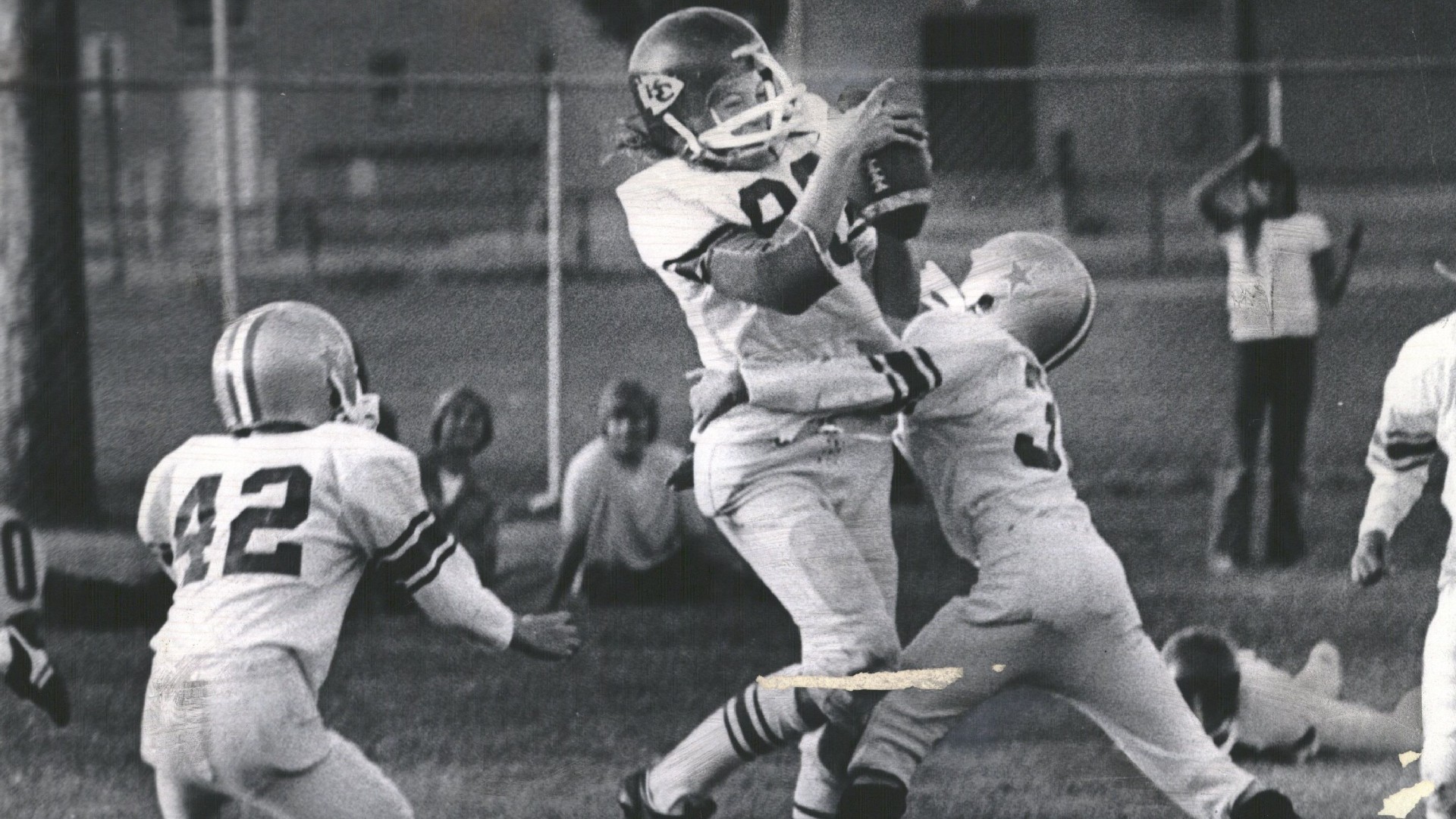 Football americano femminile, un'azione nel 1975
