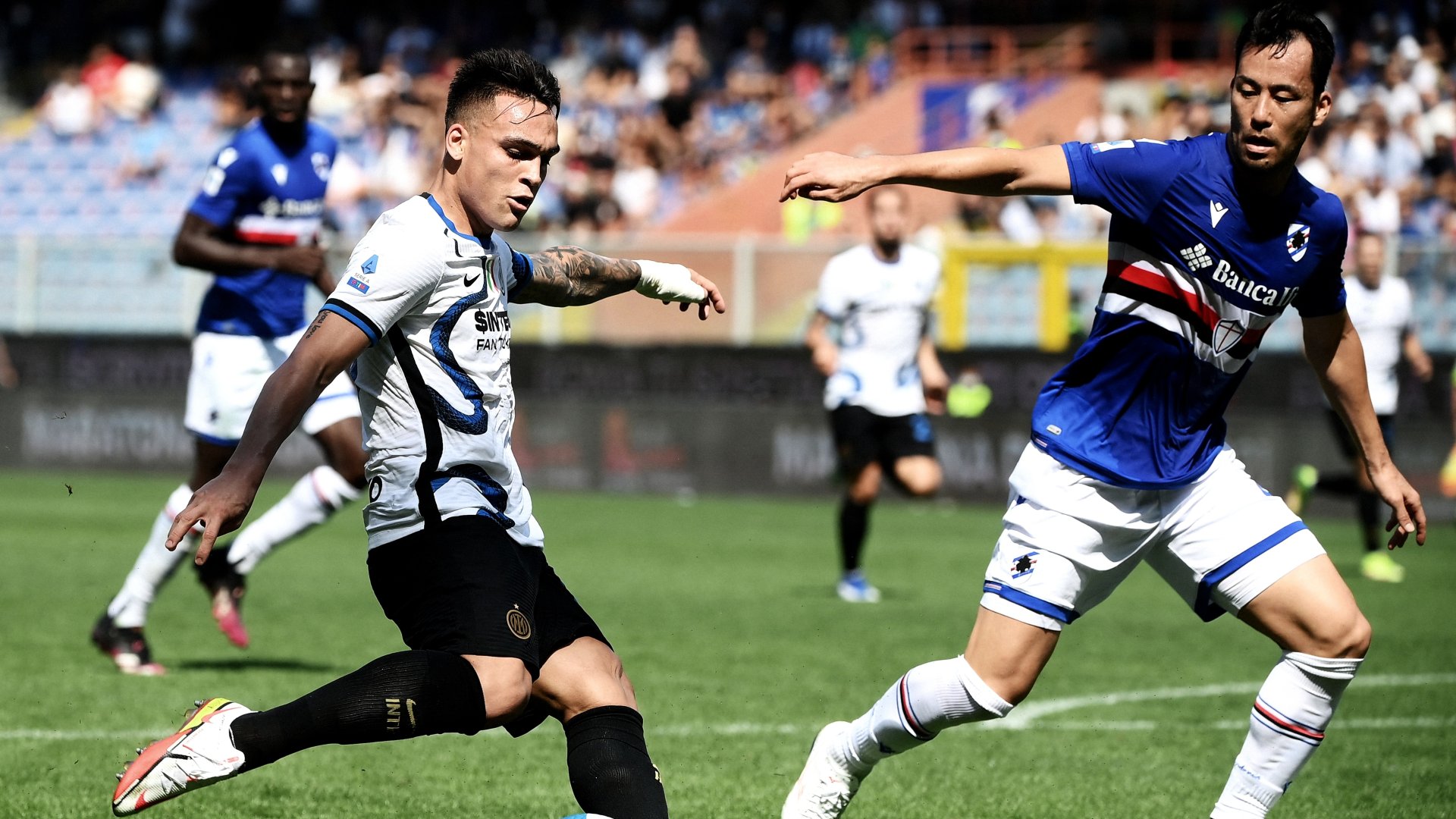 2021-09-12-Lautaro Martinez-inter-Maya Yoshida-Sampdoria-Serie A