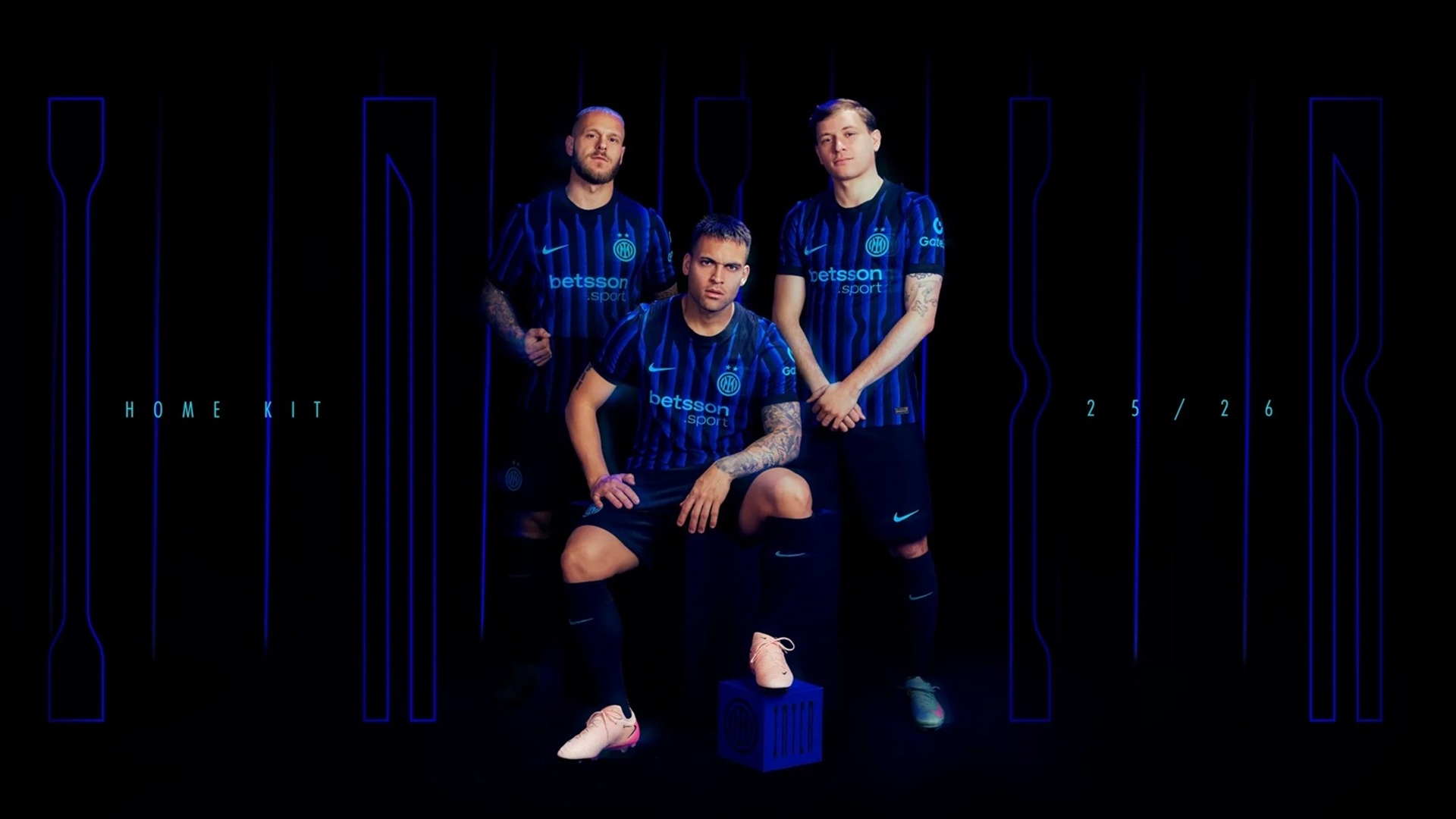 Maglia Chivu Inter Rossa M serie a fan shop Romania New with tag Maglia Chivu Inter Rossa M serie a fan shop Romania New with tag