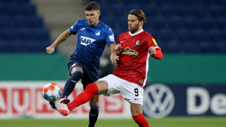 Dennis Geiger Hoffenheim Lucas Hoeler Freiburg DFB-Pokal 19012022